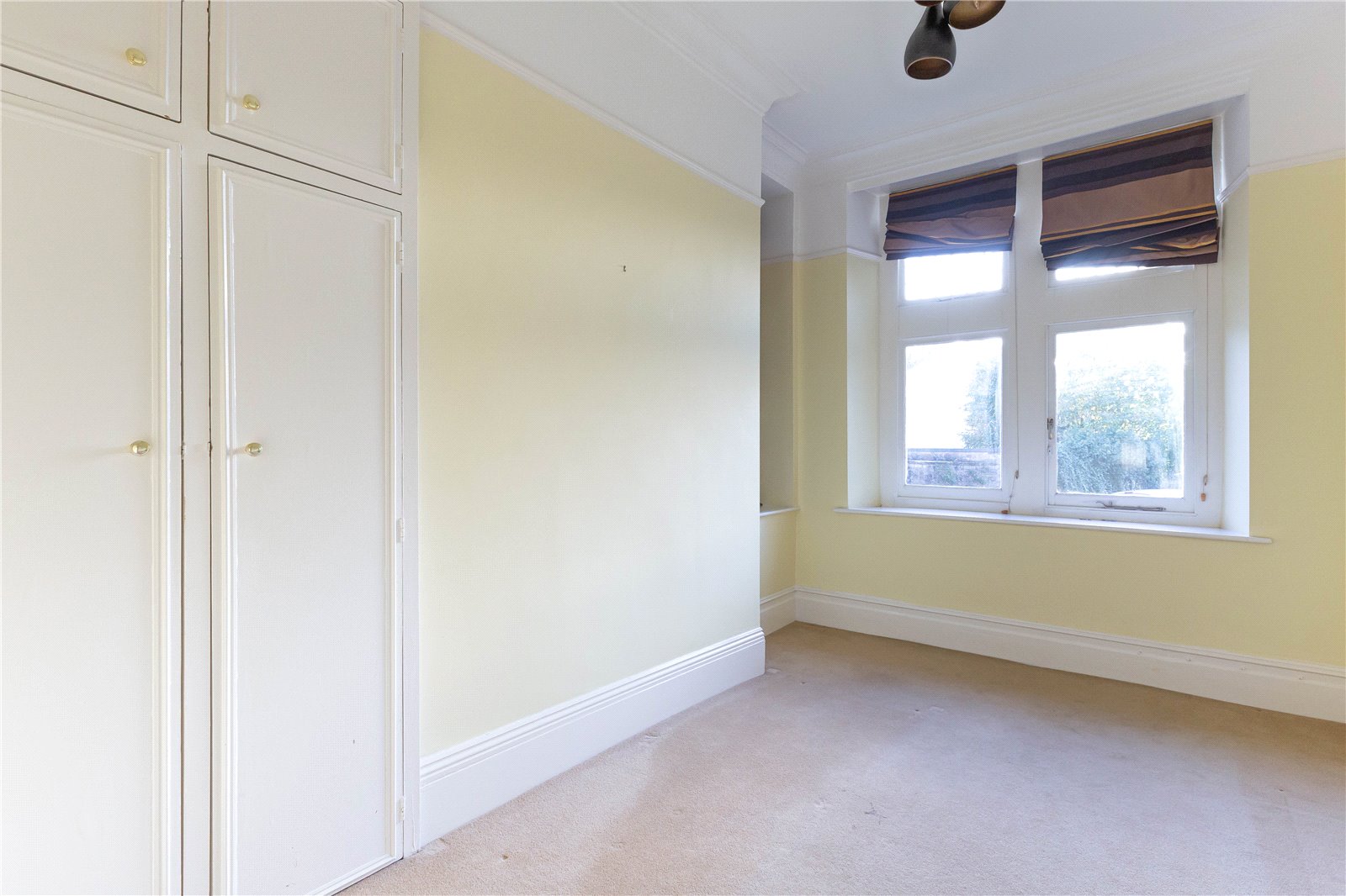 3 bedroom Flat to let in Stoke Bishop, Bristol