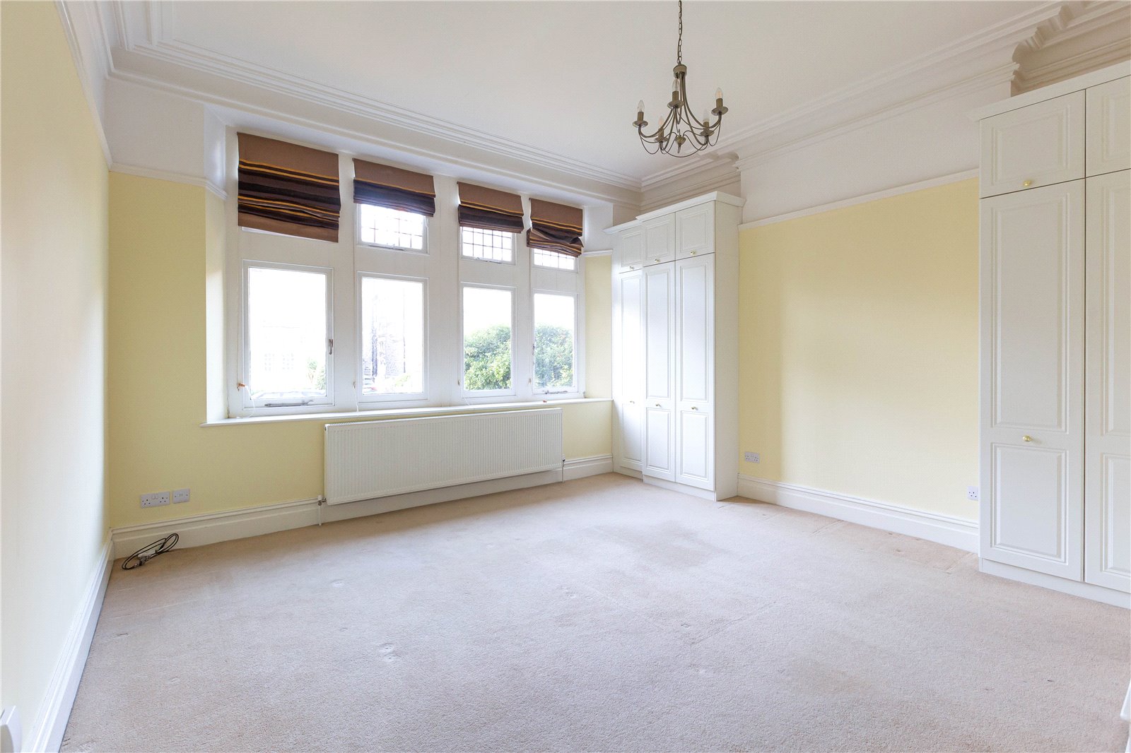 3 bedroom Flat to let in Stoke Bishop, Bristol