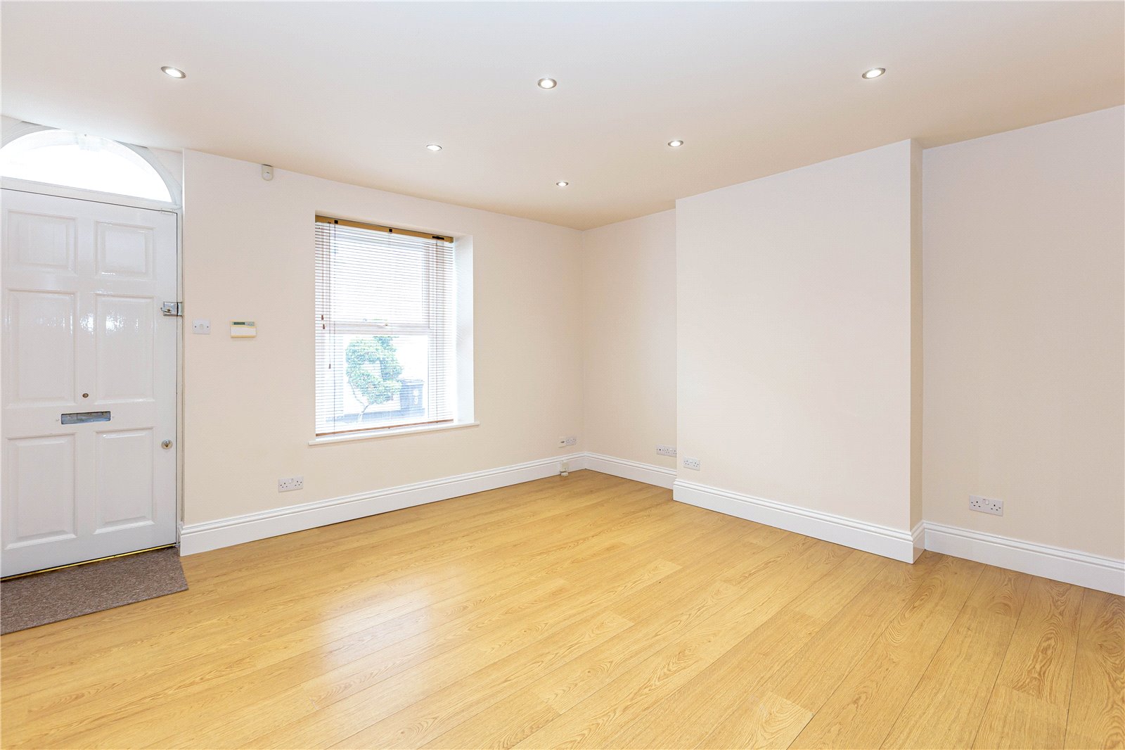 2 bedroom House to let in Clifton, Bristol