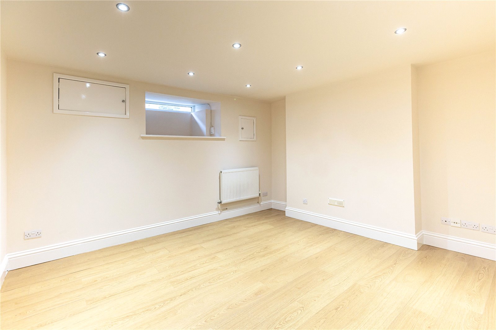 2 bedroom House to let in Clifton, Bristol