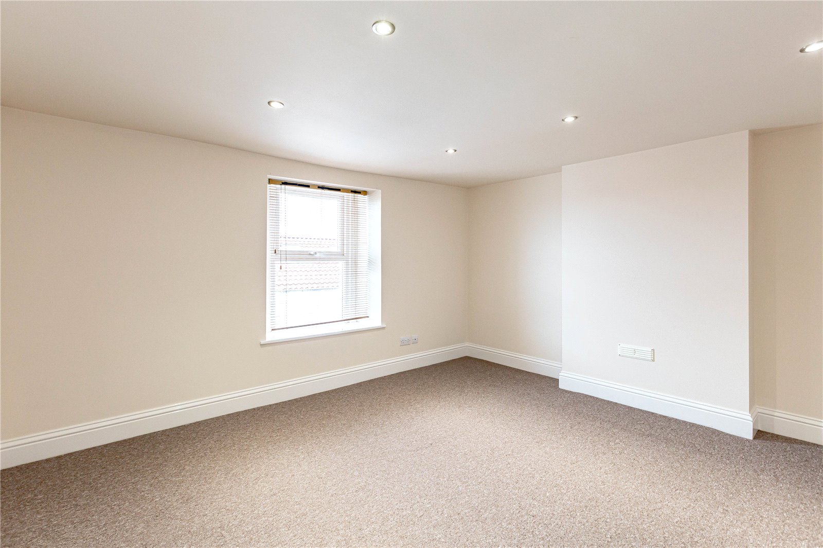 2 bedroom House to let in Clifton, Bristol