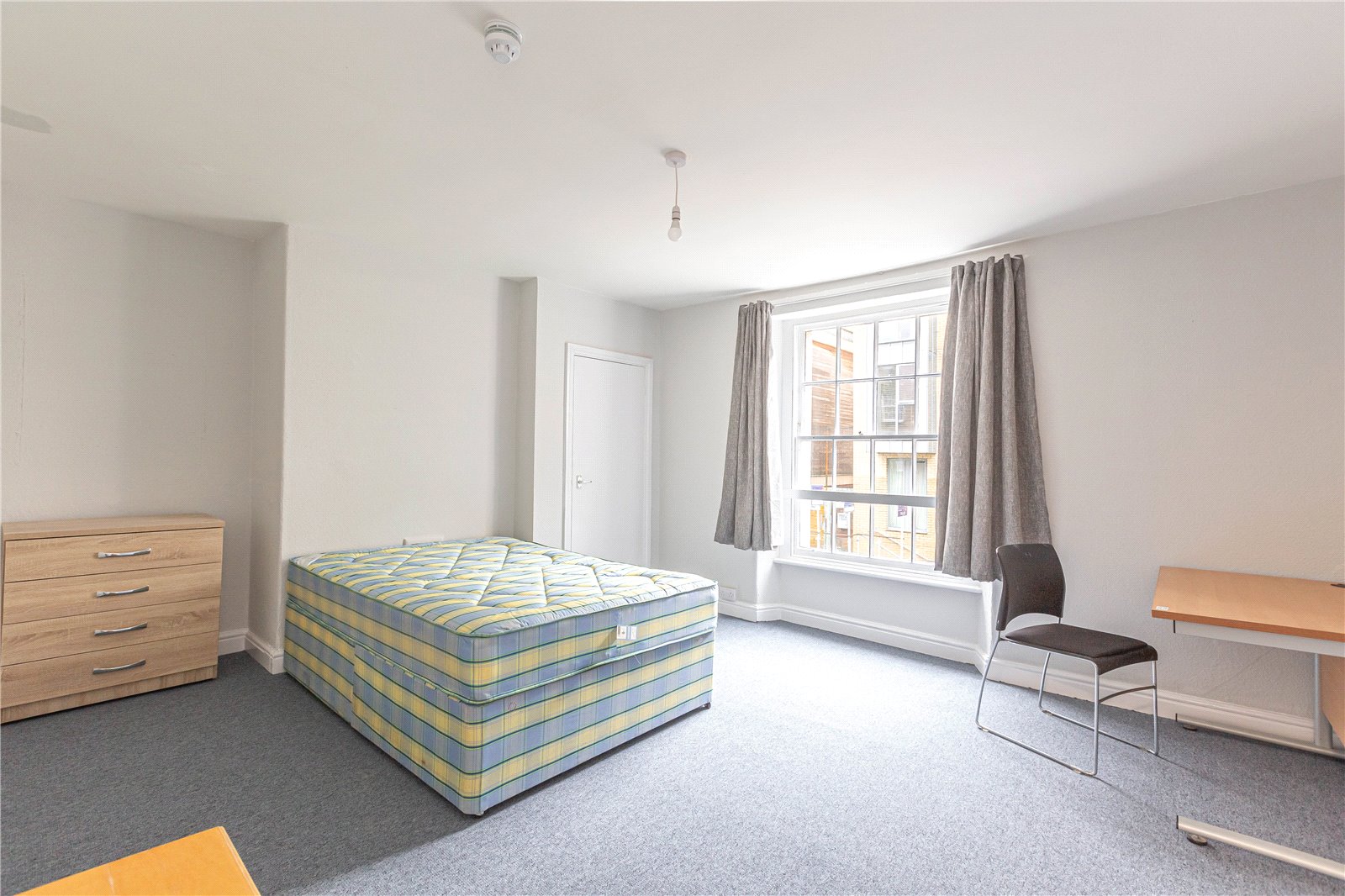 6 bedroom House to let in Montpelier, Bristol