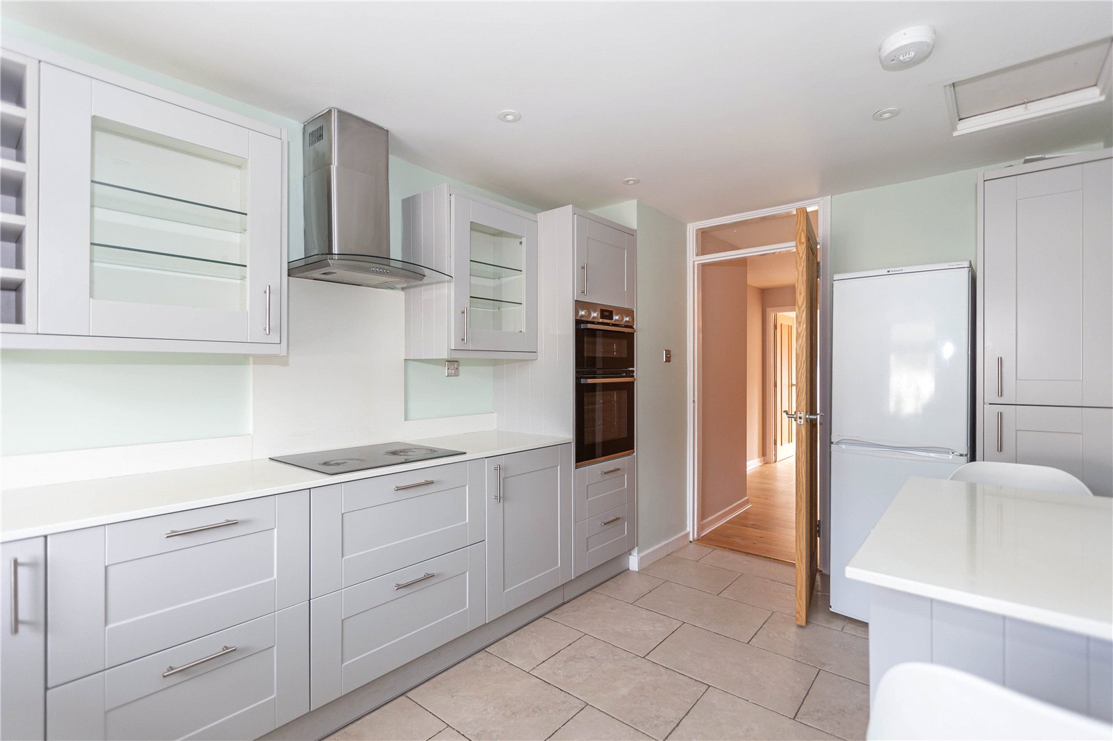 3 bedroom Flat to let in Stoke Bishop, Bristol