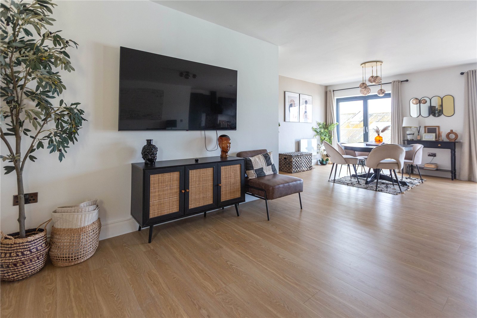 2 bedroom Flat to let in Staple Hill, Bristol