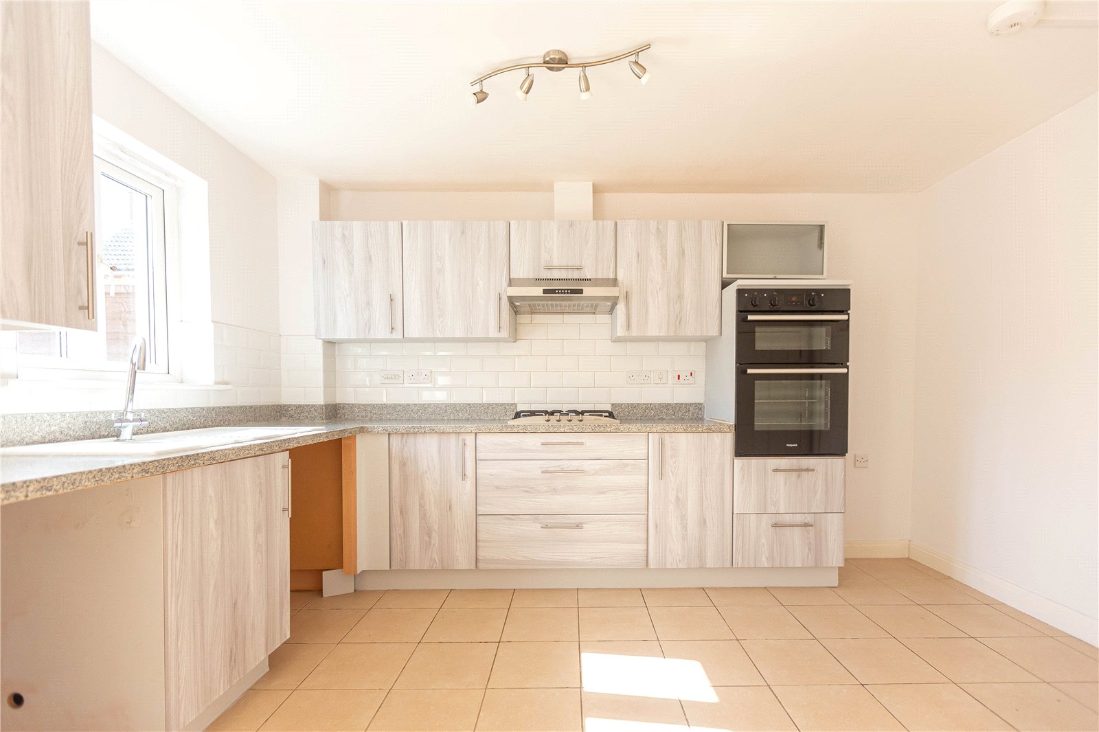 5 bedroom House to let in Horfield, Bristol