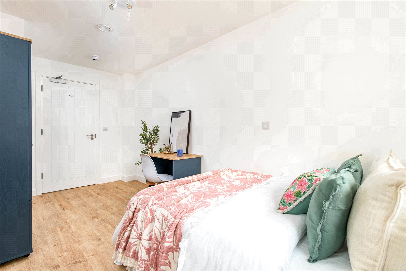 4 bedroom Flat to let in Bedminster, Bristol
