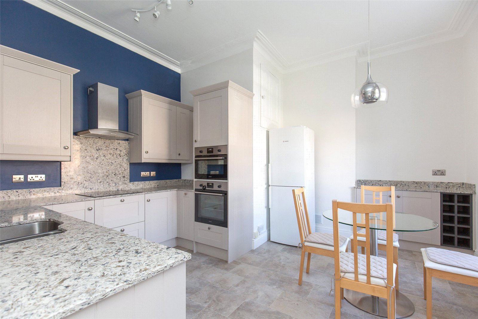 2 bedroom Flat to let in Clifton, Bristol