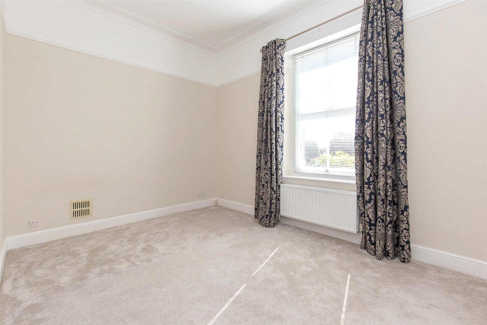 2 bedroom Flat to let in Clifton, Bristol