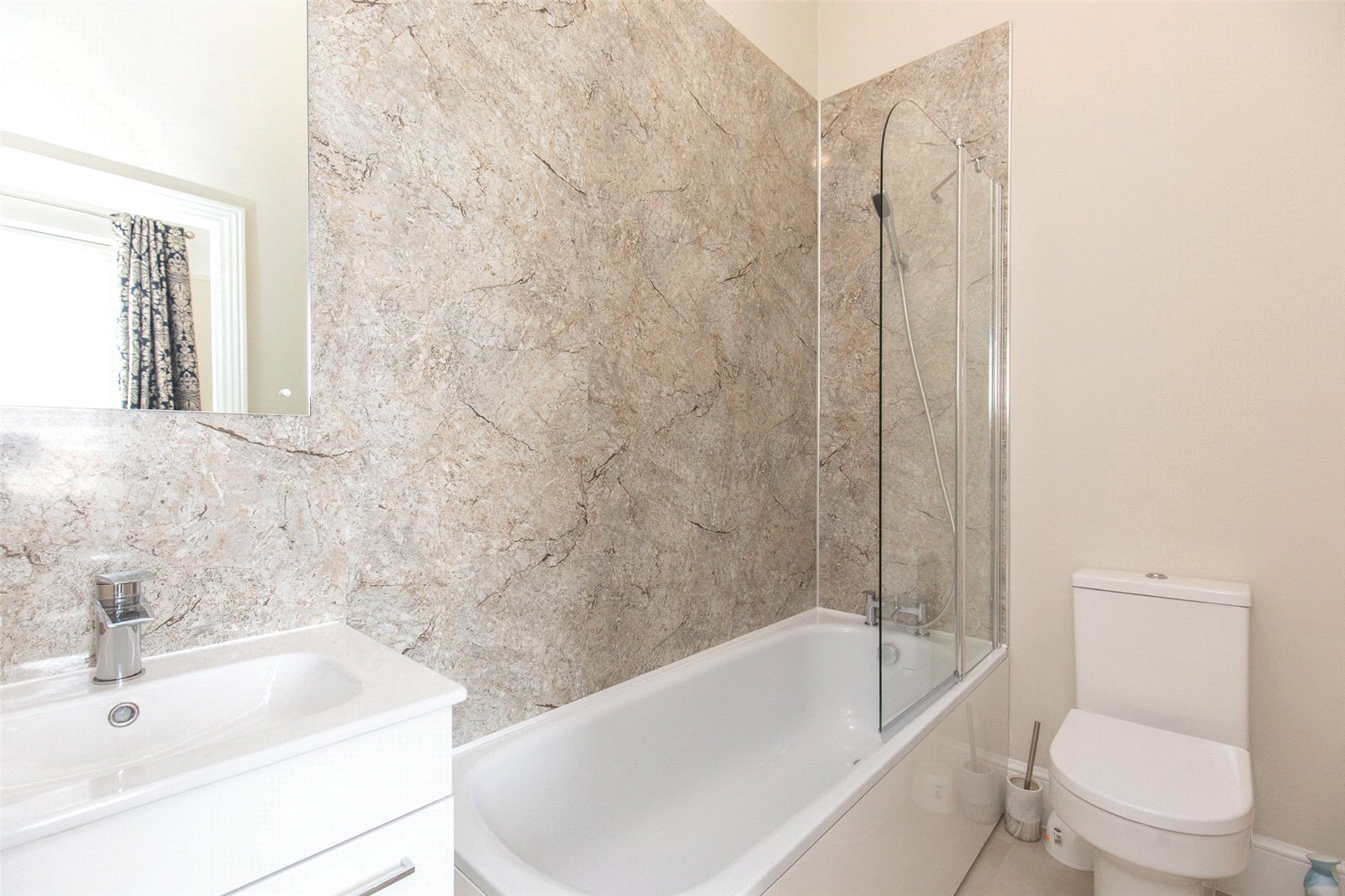 2 bedroom Flat to let in Clifton, Bristol