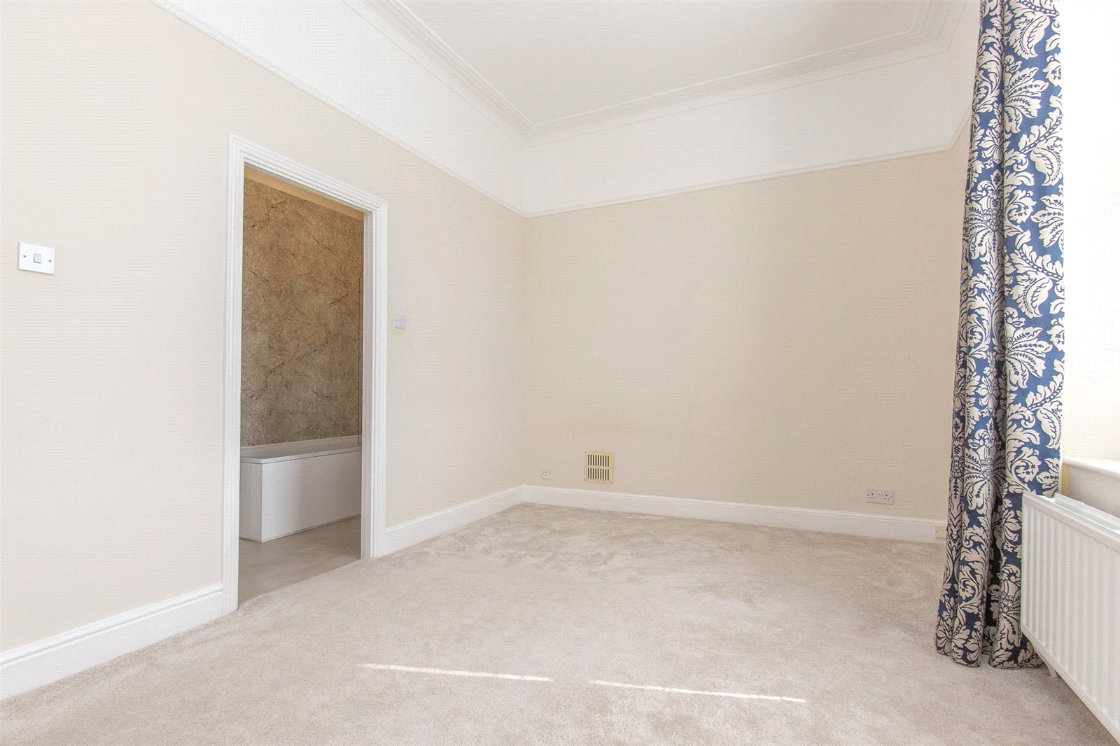 2 bedroom Flat to let in Clifton, Bristol