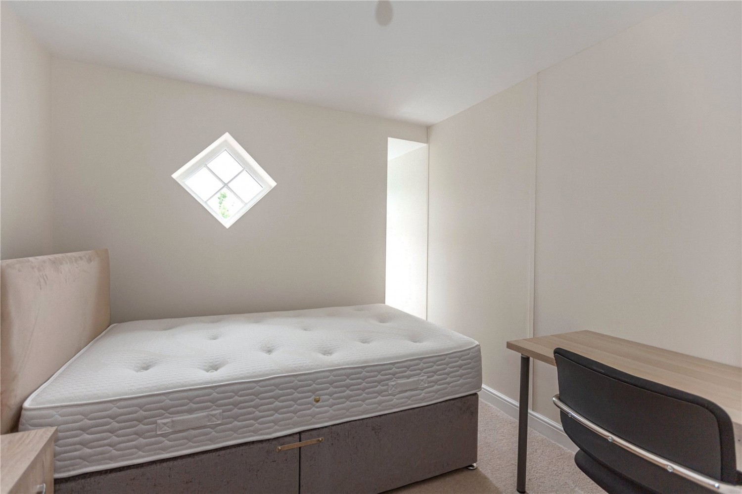 Cheswick Village, Bristol