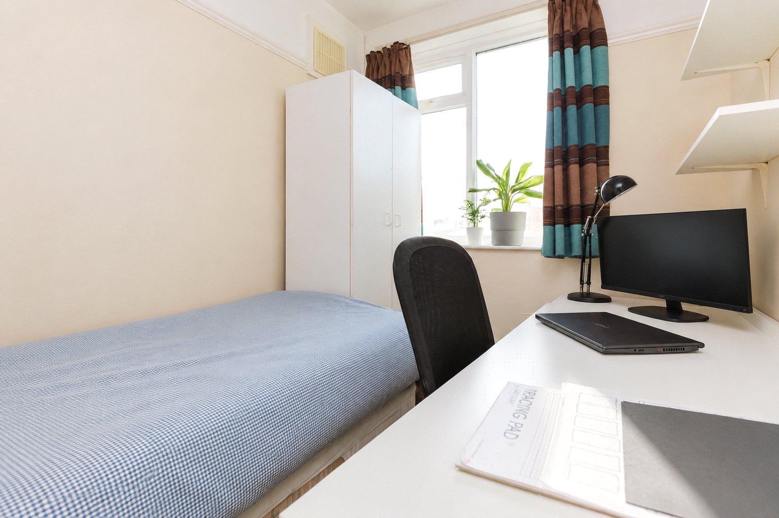3 bedroom House to let in Horfield, Bristol