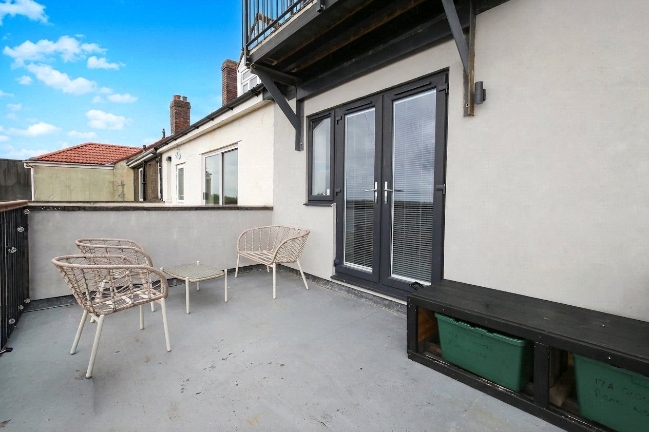 2 bedroom Flat to let in Bristol