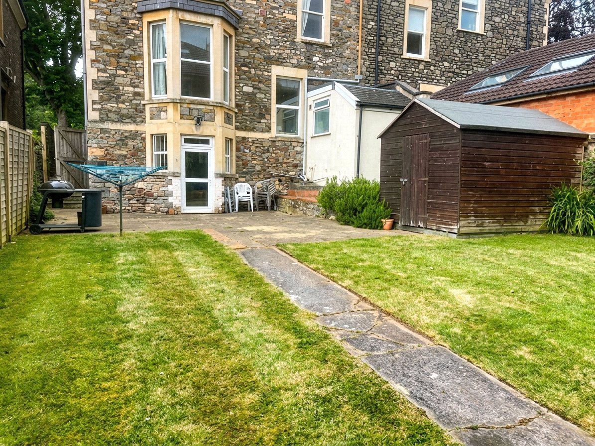 1 bedroom Flat to let in Bristol
