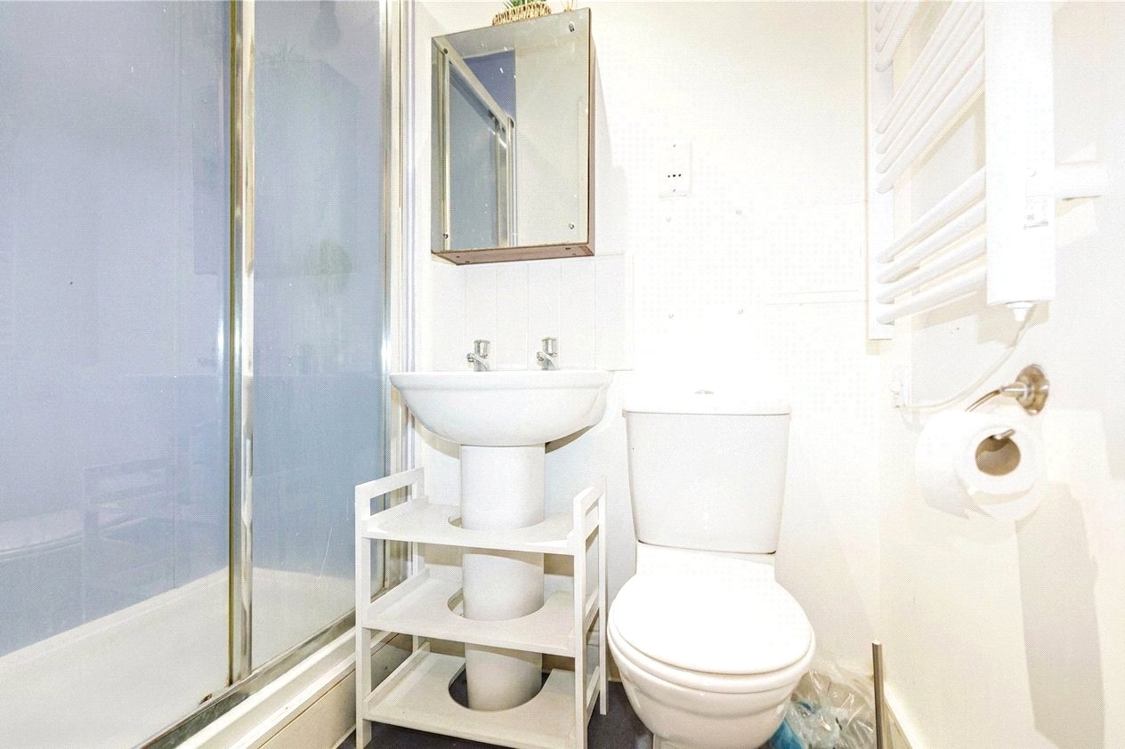 3 bedroom Flat to let in Station Road, Montpelier, Bristol