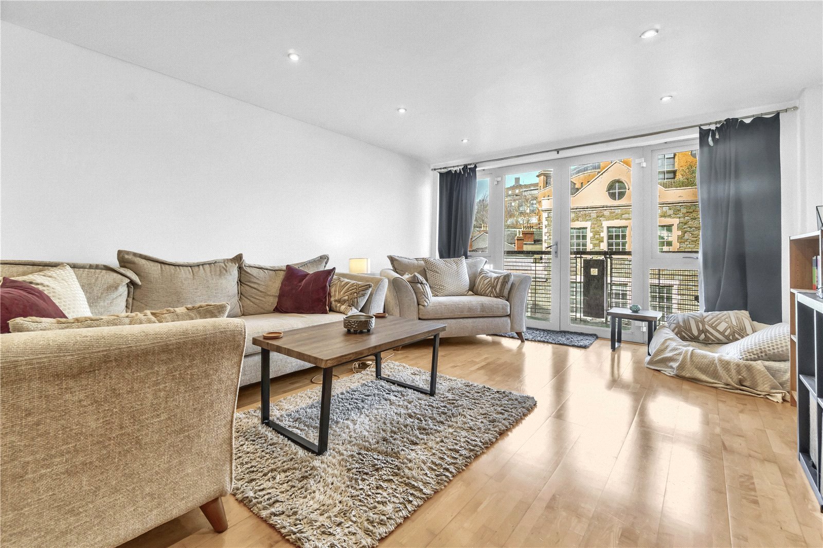 2 bedroom Flat to let in Bristol