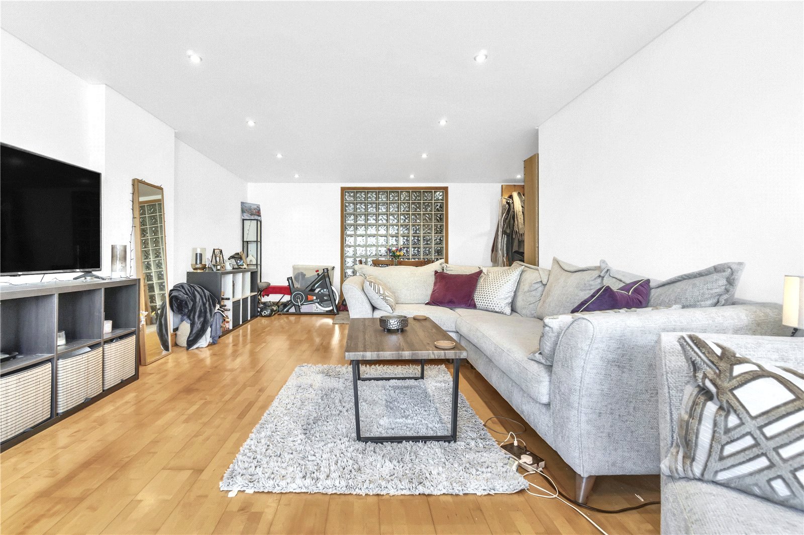 2 bedroom Flat to let in Bristol