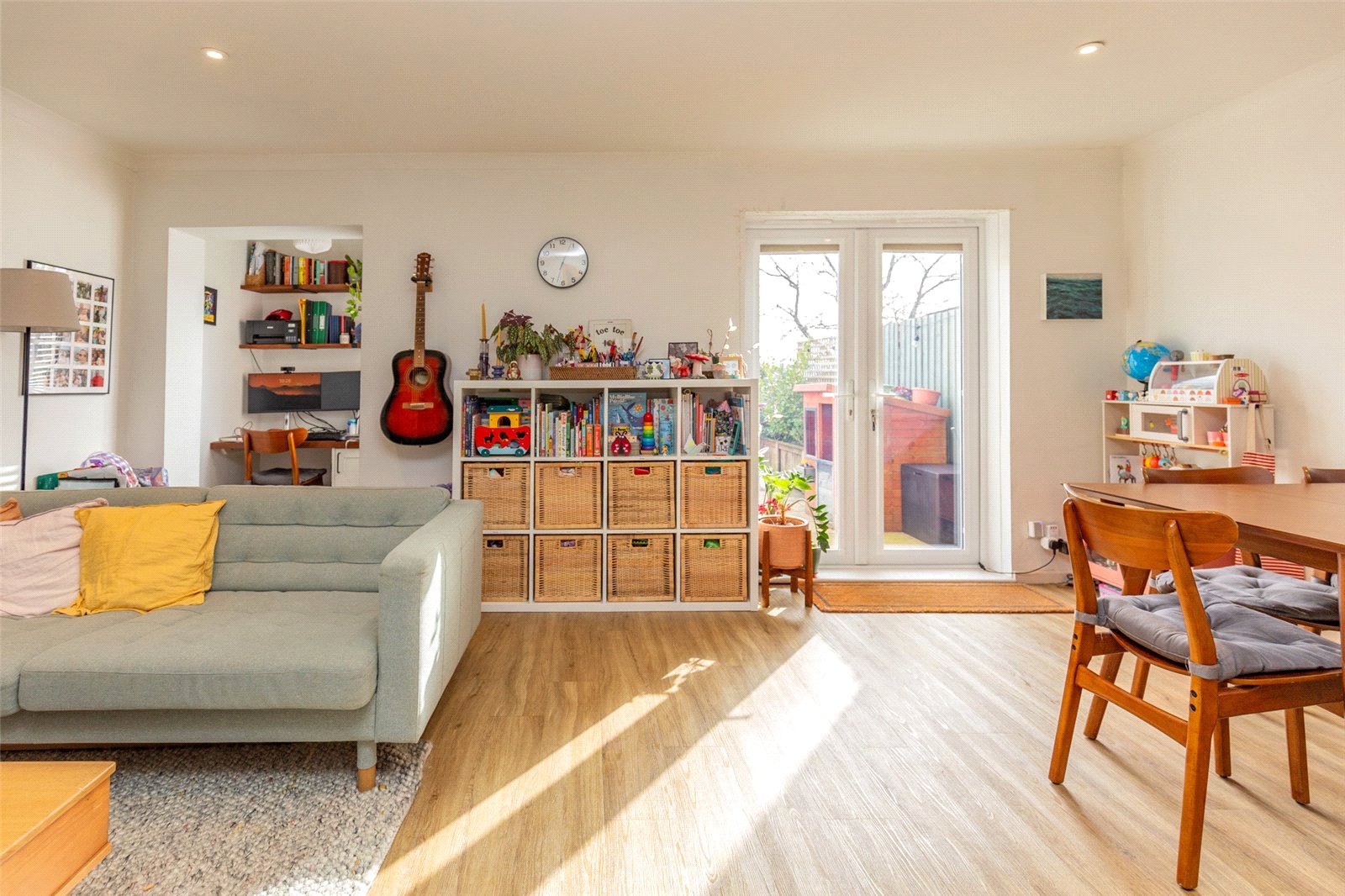 2 bedroom House to let in Bristol