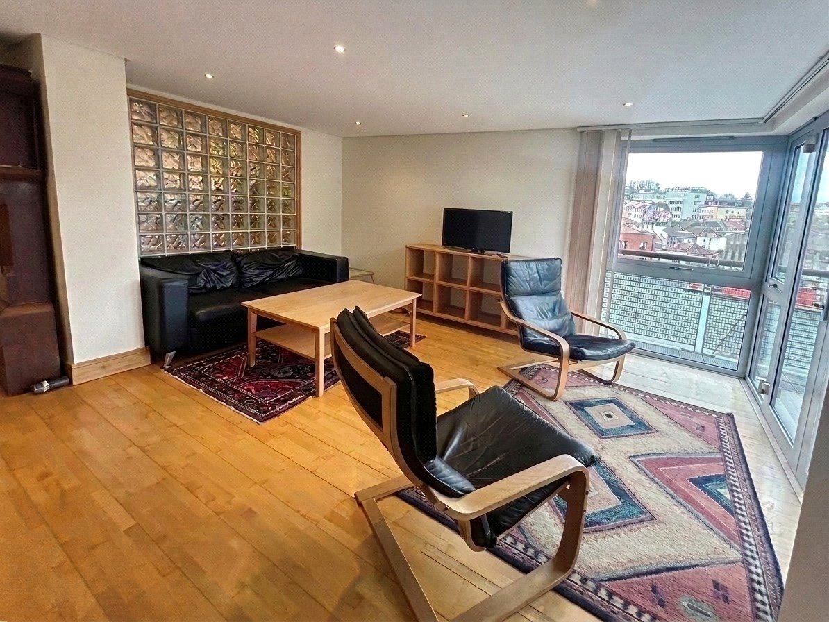 2 bedroom Flat to let in Bristol, Bristol, City of