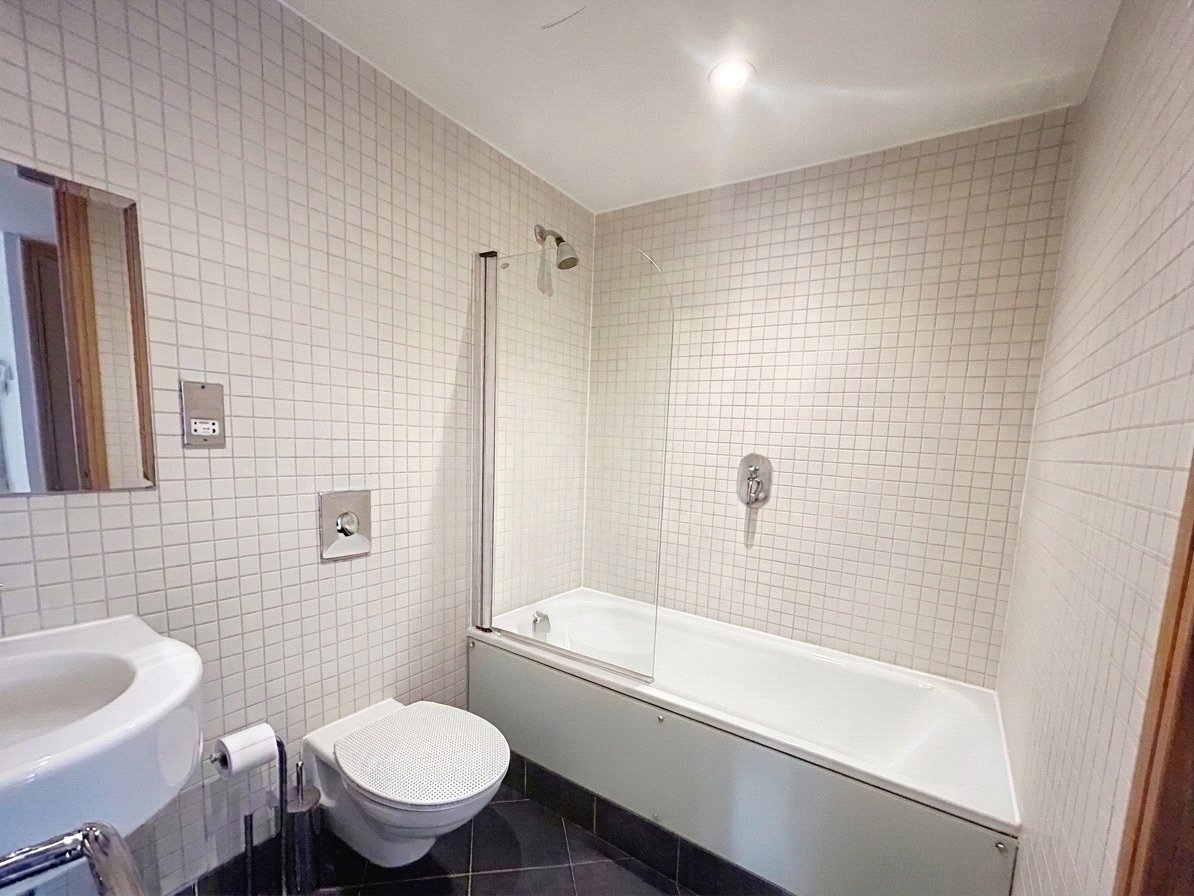 2 bedroom Flat to let in Bristol, Bristol, City of