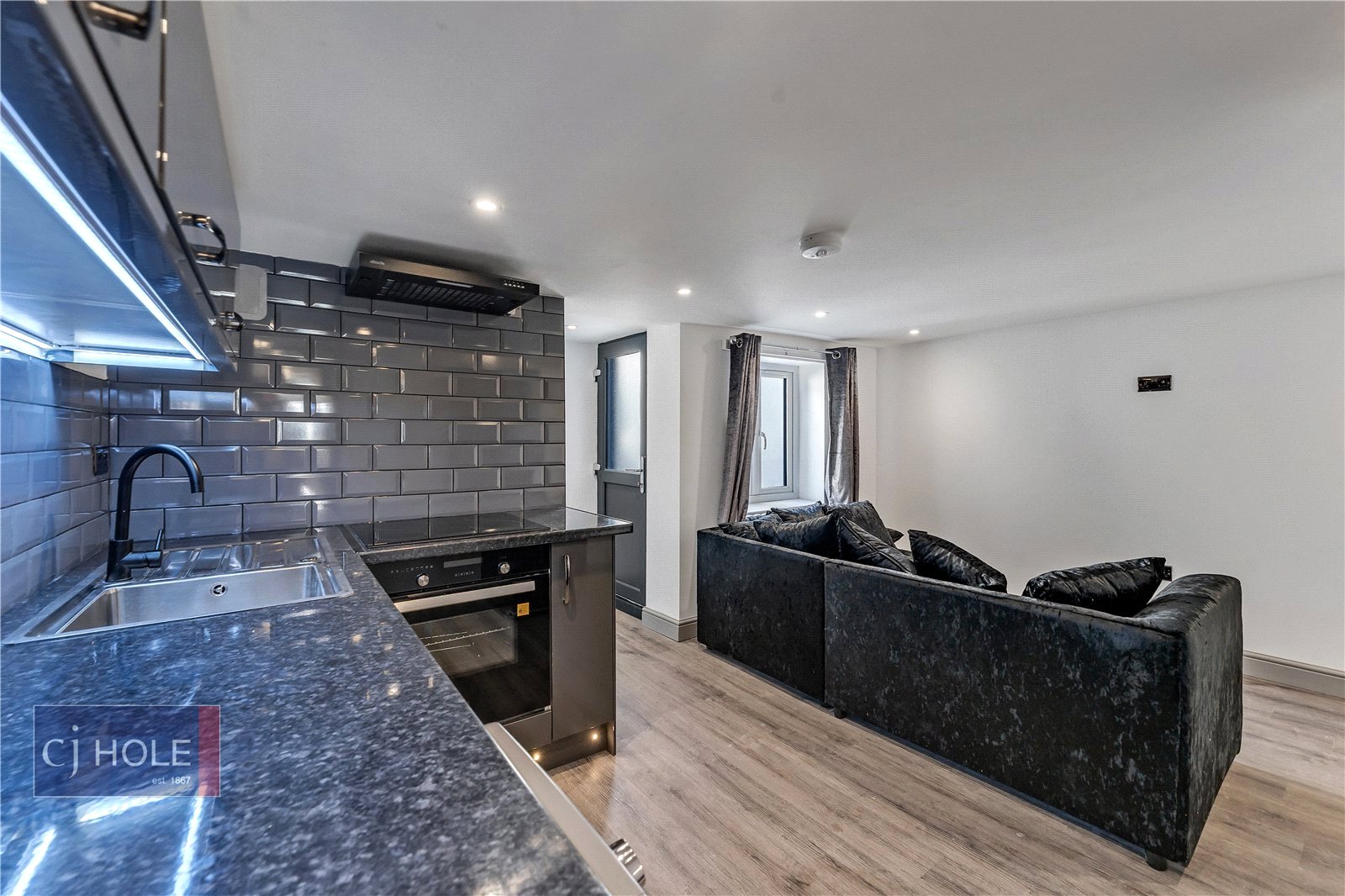 2 bedroom Flat to let in Easton, Bristol, Somerset