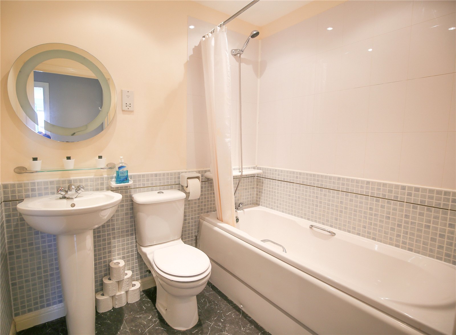 2 bedroom Flat for sale in Bristol