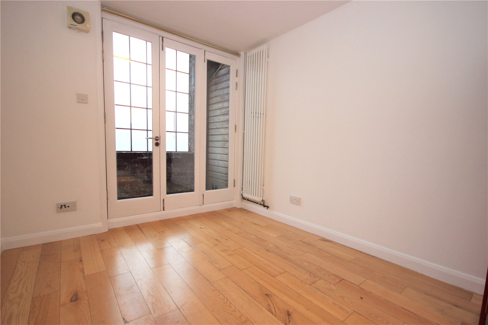 2 bedroom Flat to let in Elm Road, Horfield, Bristol