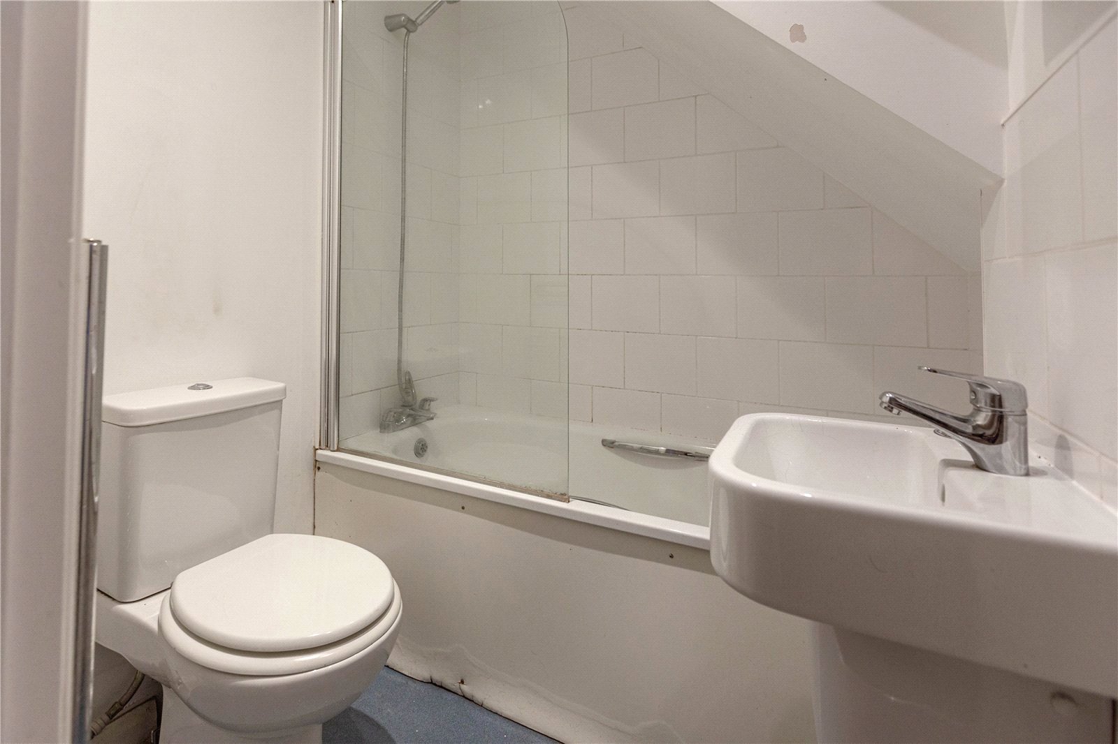 2 bedroom Flat to let in Elm Road, Bishopston, Bristol
