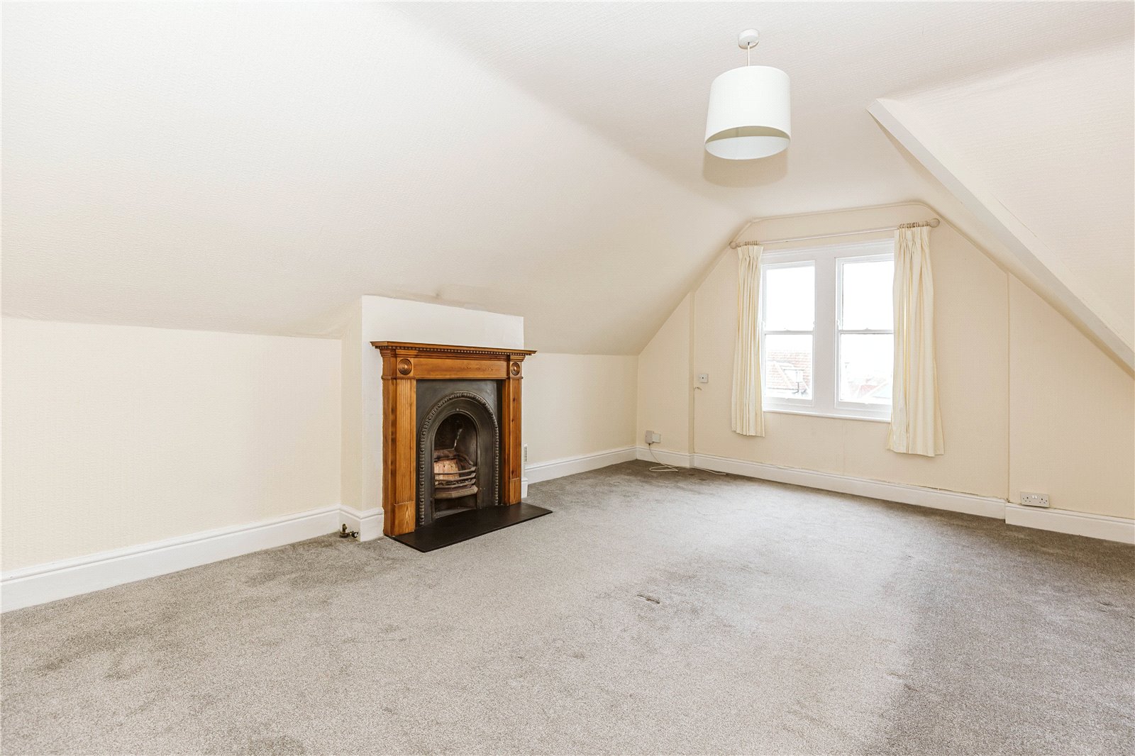 2 bedroom Flat to let in Henleaze, Bristol