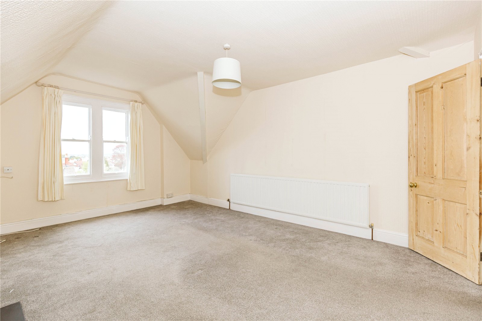 2 bedroom Flat to let in Henleaze, Bristol