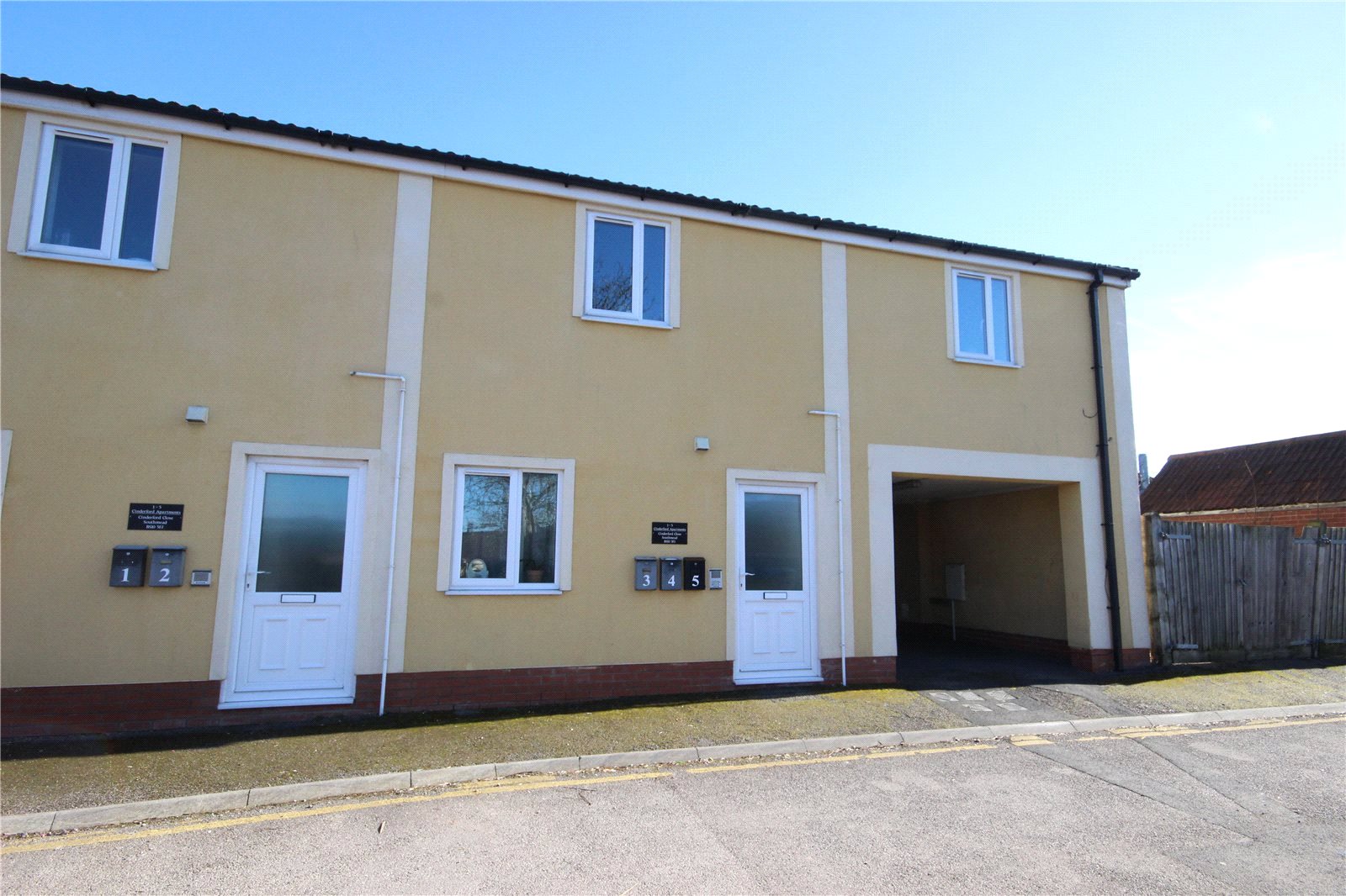1 bedroom Flat to let in Cinderford Close, Southmead, Bristol