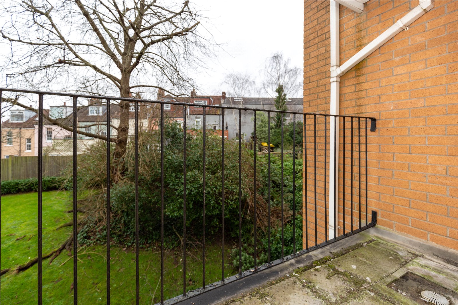 2 bedroom Flat to let in Southfield Road, Westbury-On-Trym, Bristol