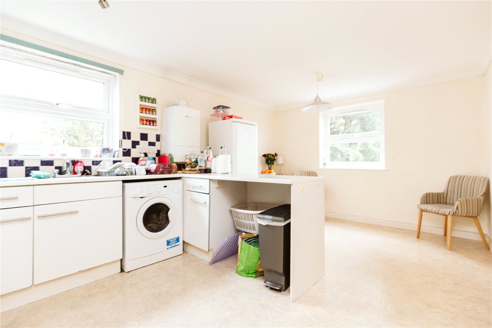 2 bedroom Flat to let in Southfield Road, Westbury-On-Trym, Bristol