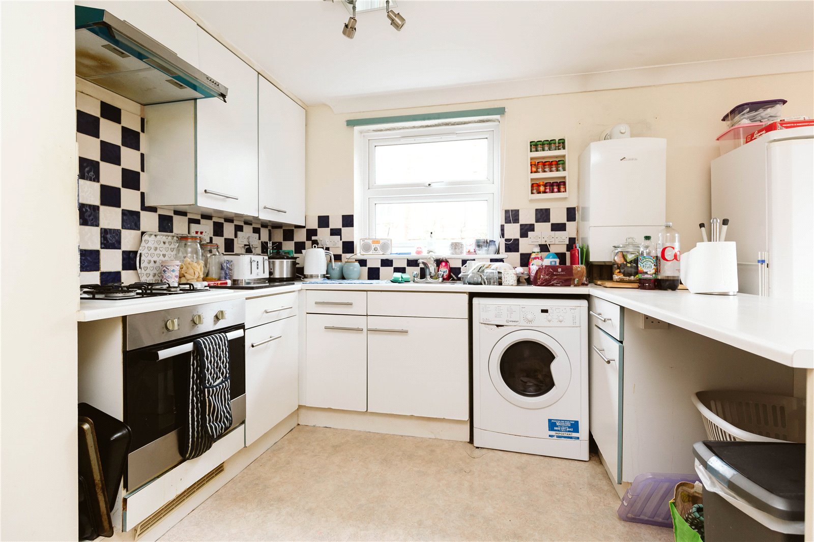 2 bedroom Flat to let in Southfield Road, Westbury-On-Trym, Bristol