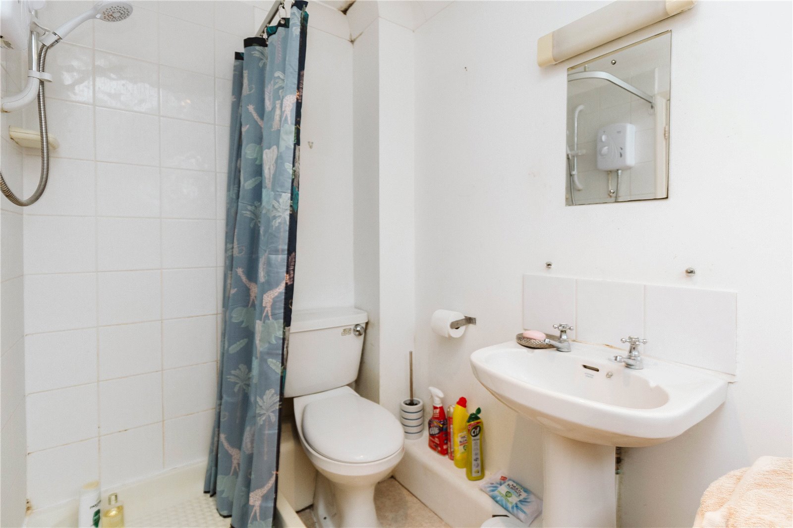 2 bedroom Flat to let in Southfield Road, Westbury-On-Trym, Bristol