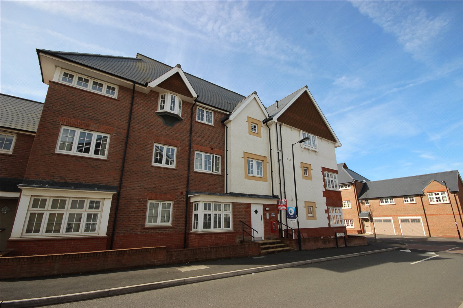 2 bedroom Flat to let in Cheswick Village, Bristol