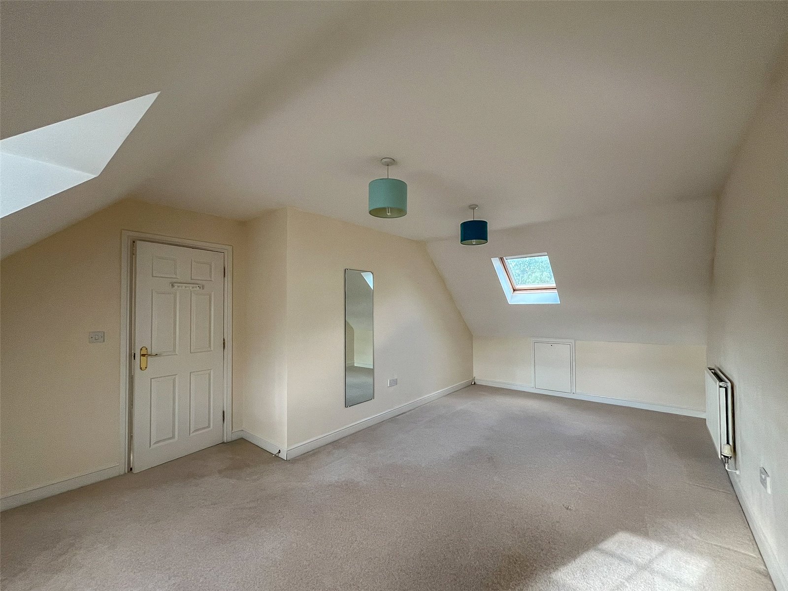 6 bedroom House to let in Bradley Stoke, Bristol