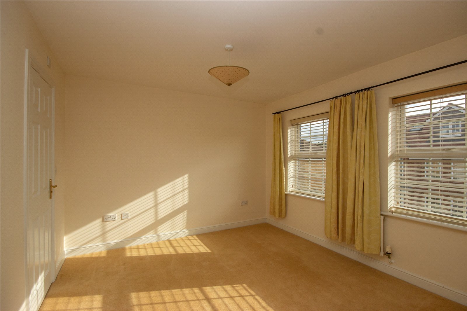 6 bedroom House to let in Bradley Stoke, Bristol