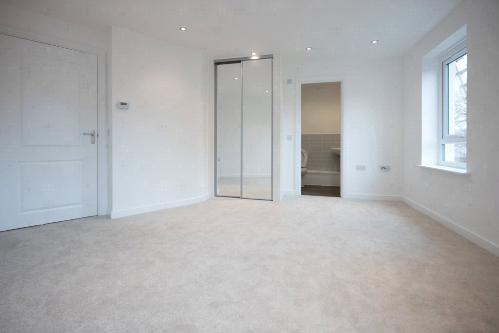 2 bedroom Flat to let in Emersons Green, Bristol, South Gloucestershire