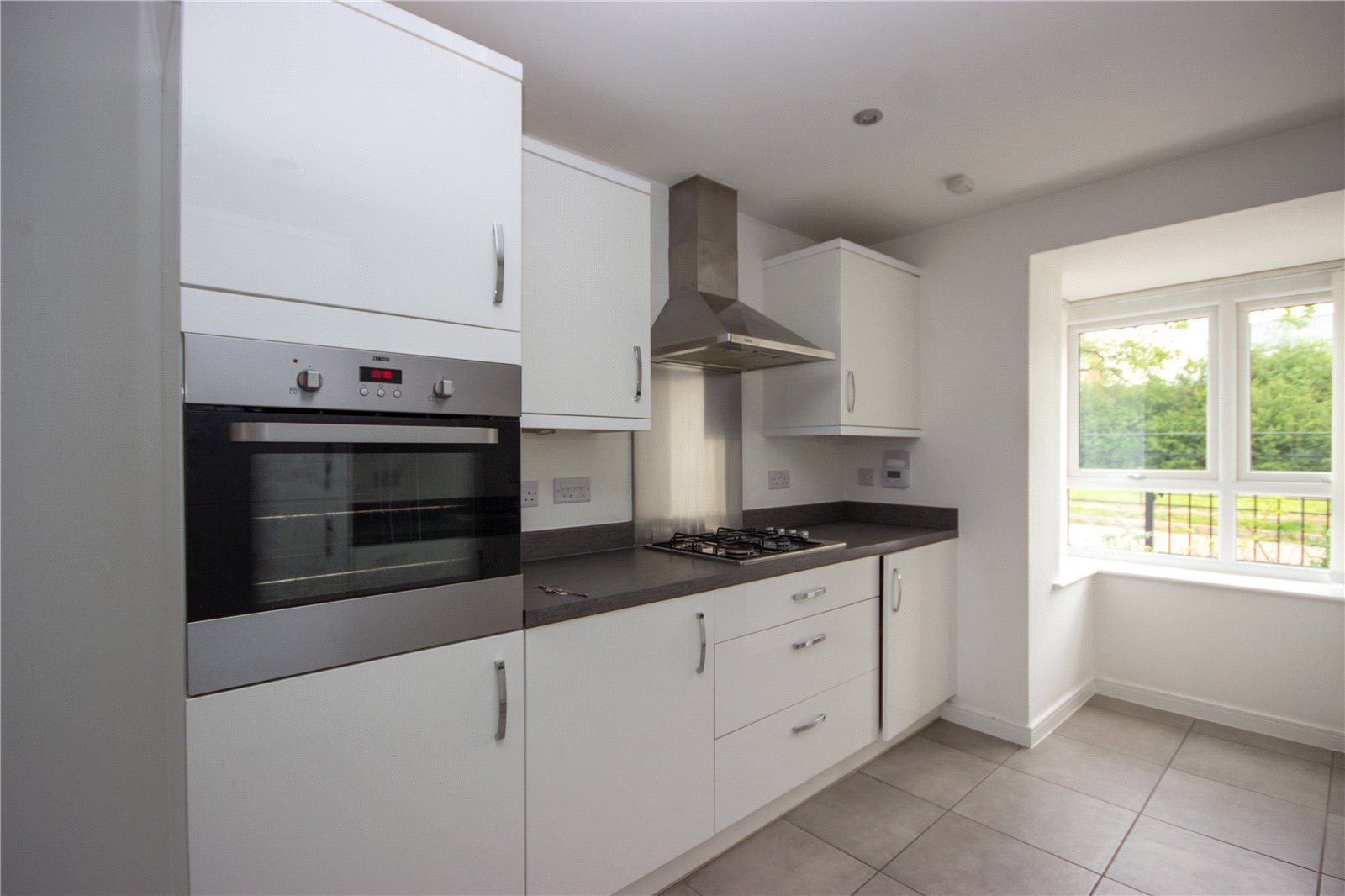 4 bedroom House to let in Lyde Green, Bristol