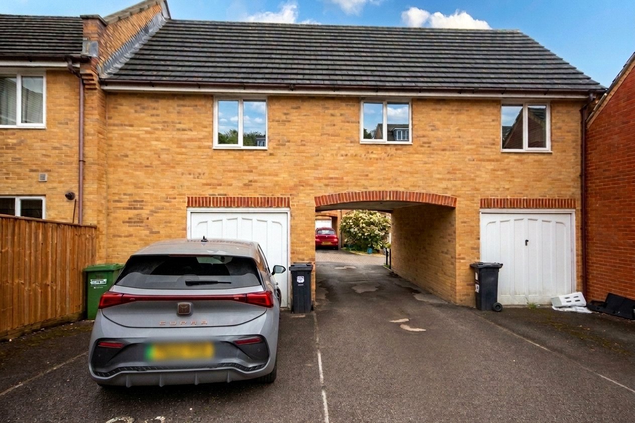 2 bedroom House to let in Bradley Stoke, Bristol
