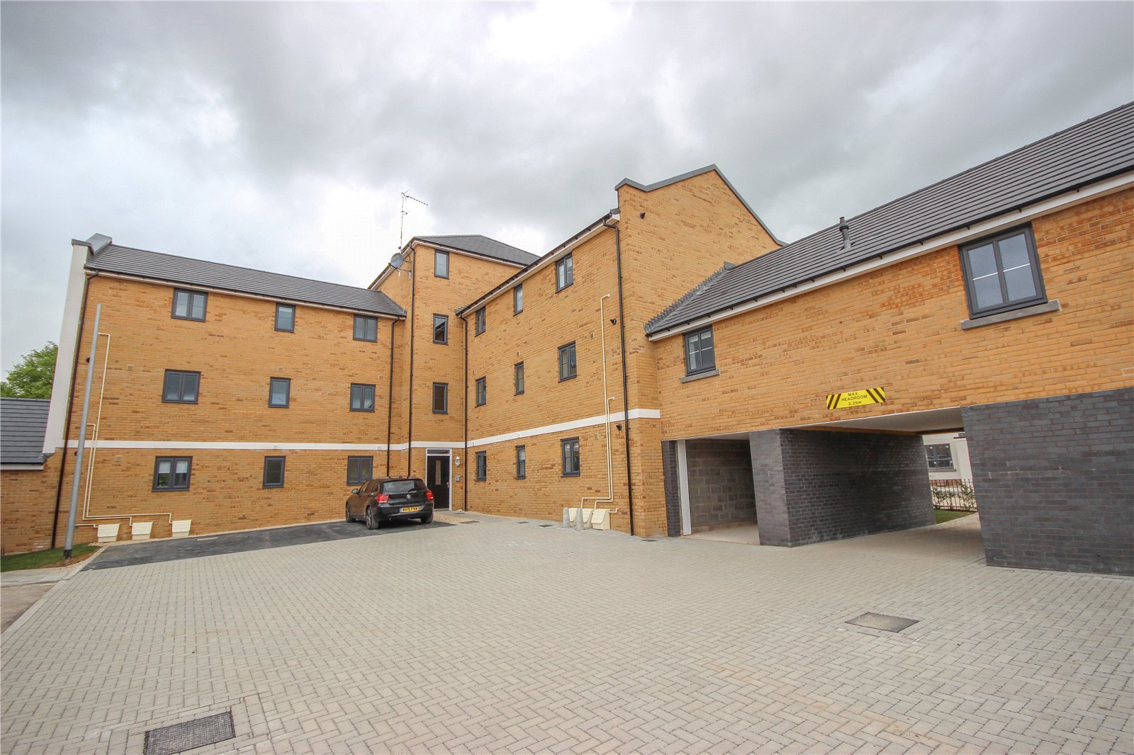 3 bedroom Flat to let in Charlton Hayes, Bristol, South Gloucestershire
