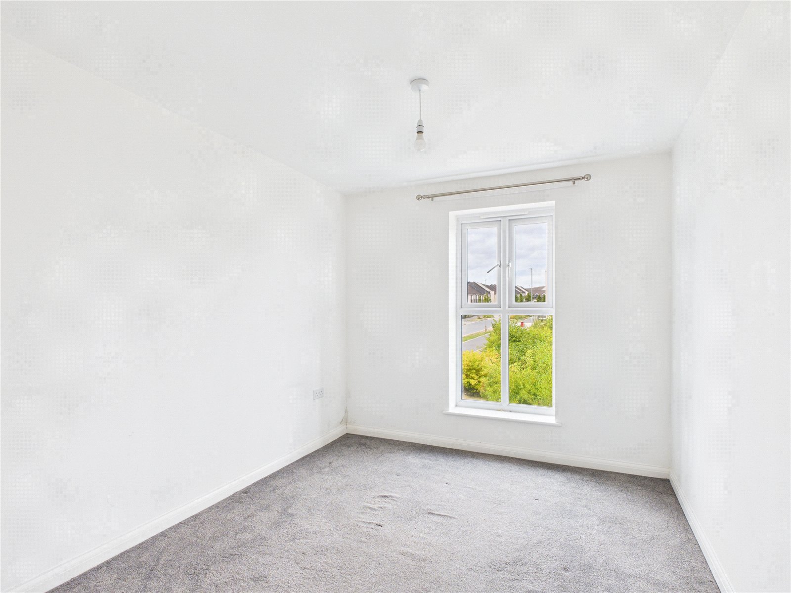 2 bedroom Flat to let in Patchway, Bristol, South Gloucestershire