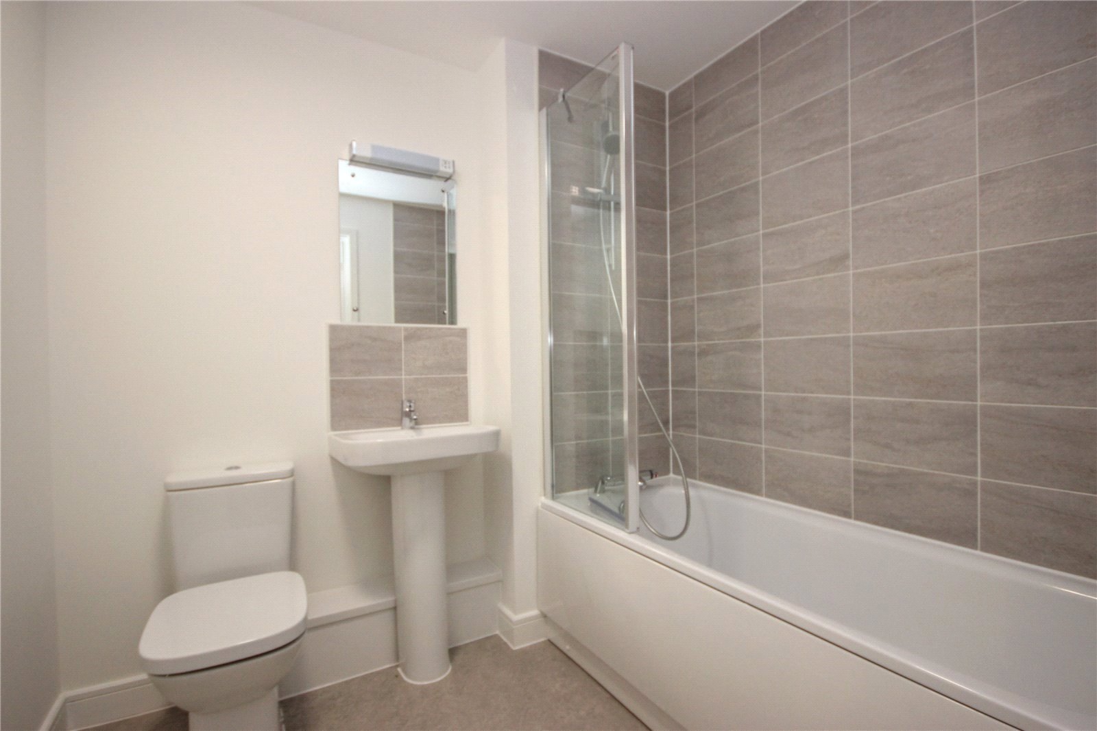 2 bedroom Flat to let in Lyde Green, Bristol, South Gloucestershire