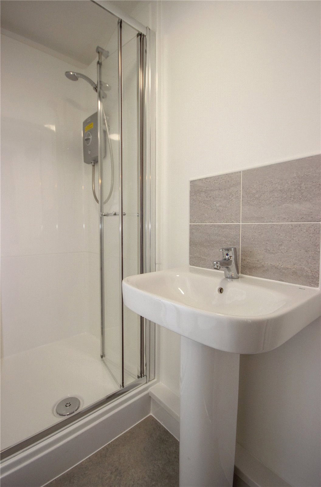2 bedroom Flat to let in Lyde Green, Bristol, South Gloucestershire