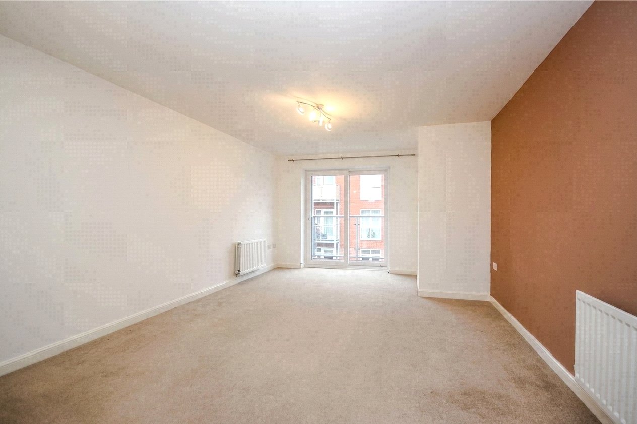 2 bedroom Flat to let in Patchway, Bristol, South Gloucestershire