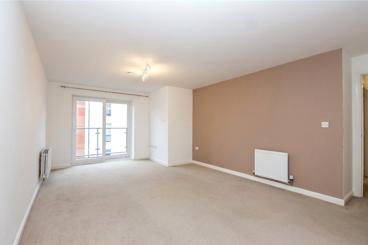 2 bedroom Flat to let in Patchway, Bristol, South Gloucestershire
