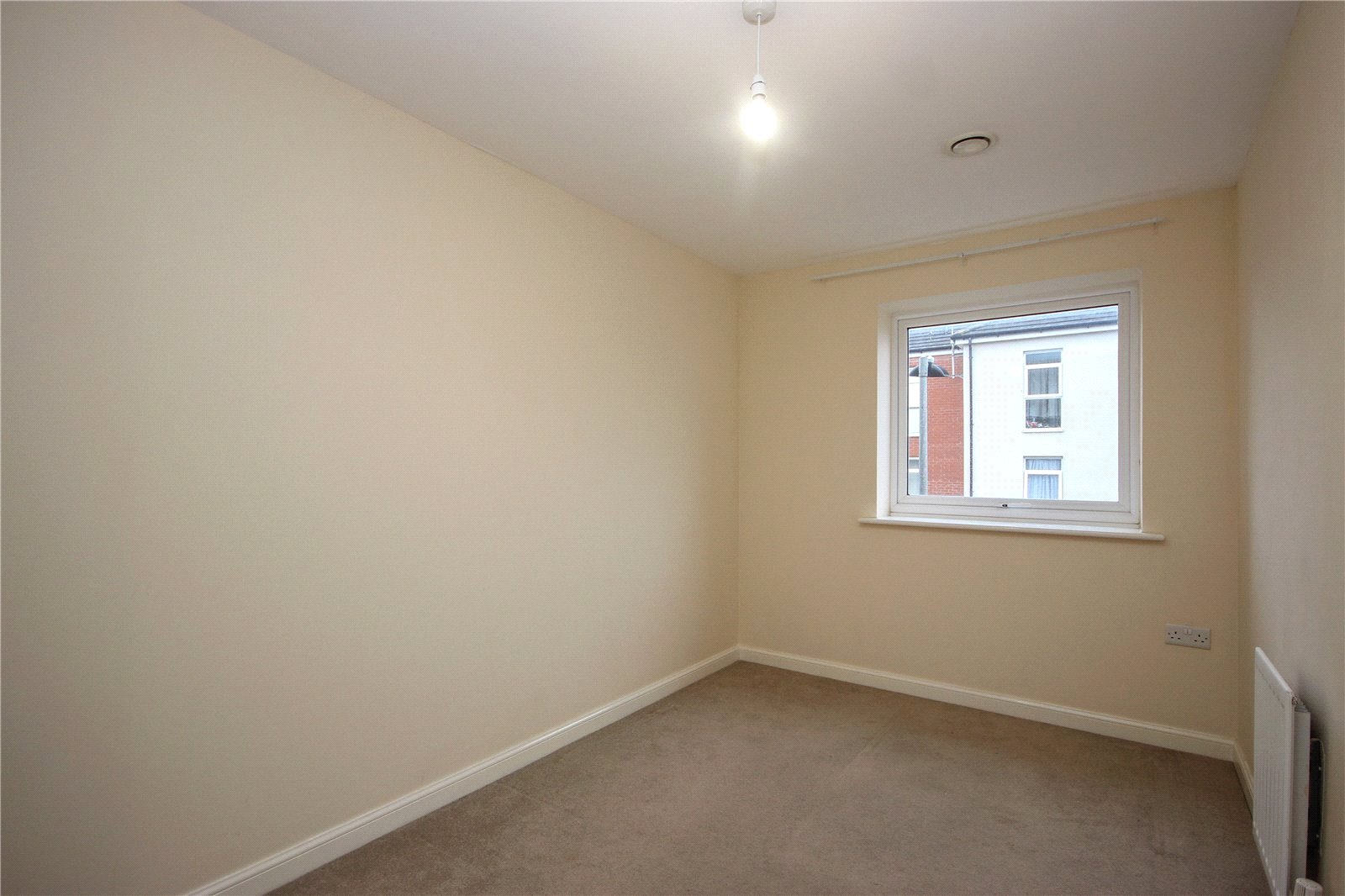 2 bedroom Flat to let in Patchway, Bristol, South Gloucestershire