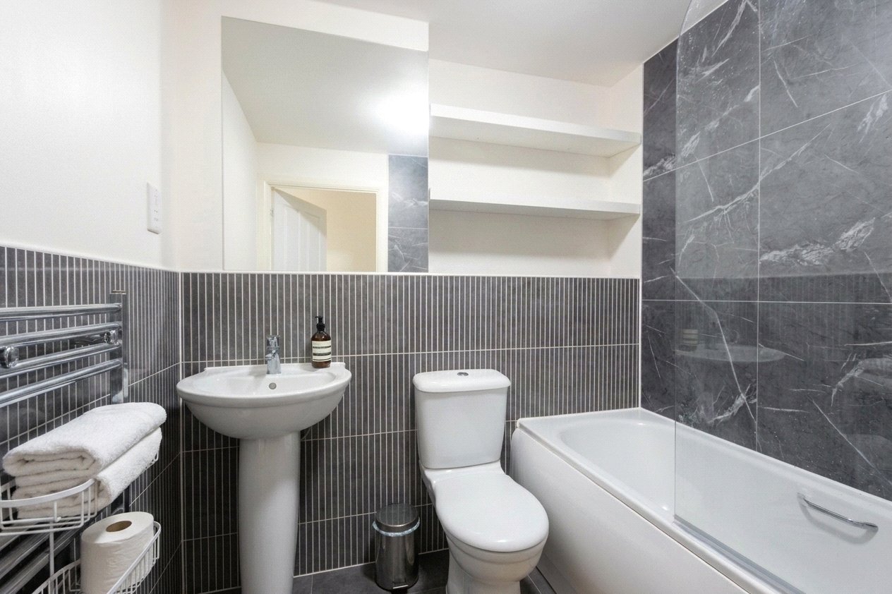 2 bedroom Flat to let in Patchway, Bristol, South Gloucestershire