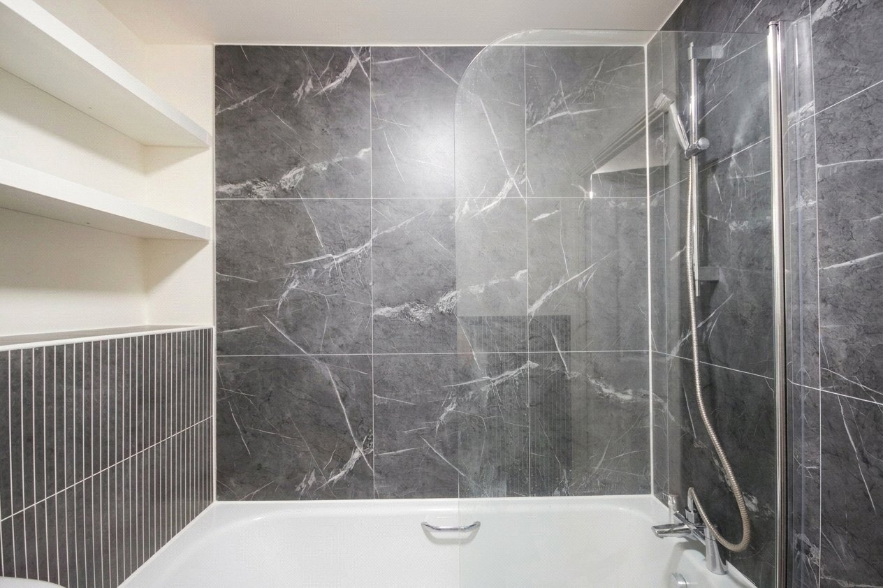 2 bedroom Flat to let in Patchway, Bristol, South Gloucestershire
